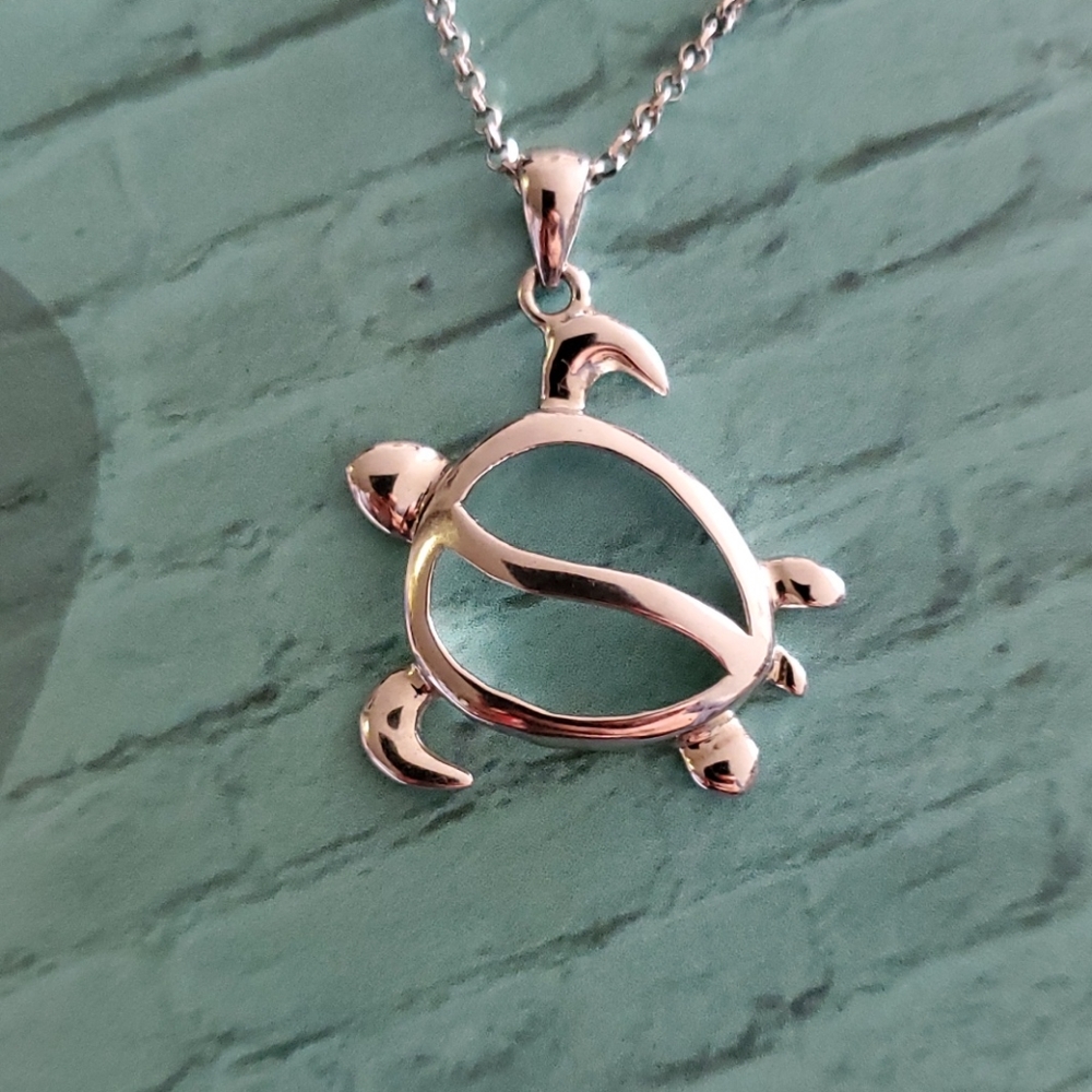 Honu pendant